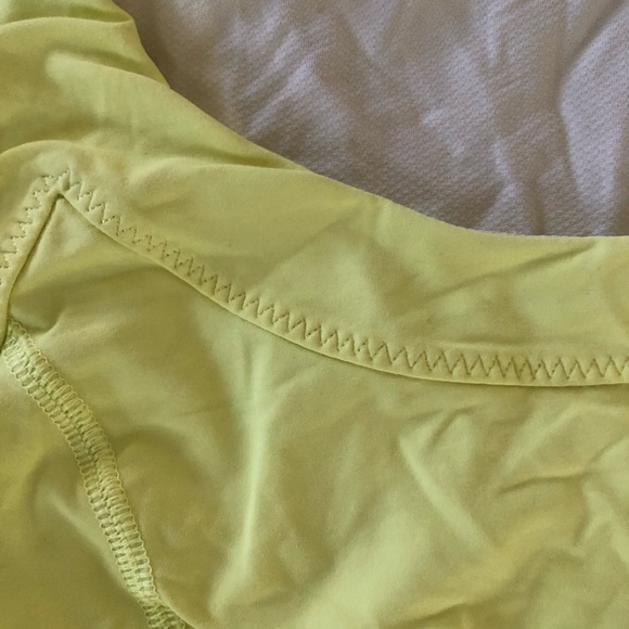Lululemon yellow tank size 6 - Picture 4 of 4